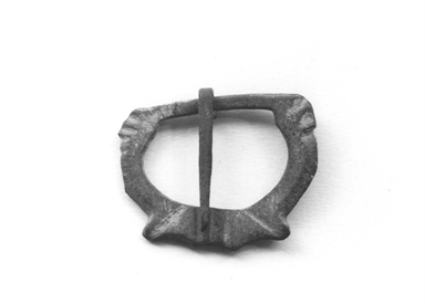 fibbia ad anello a semicerchio